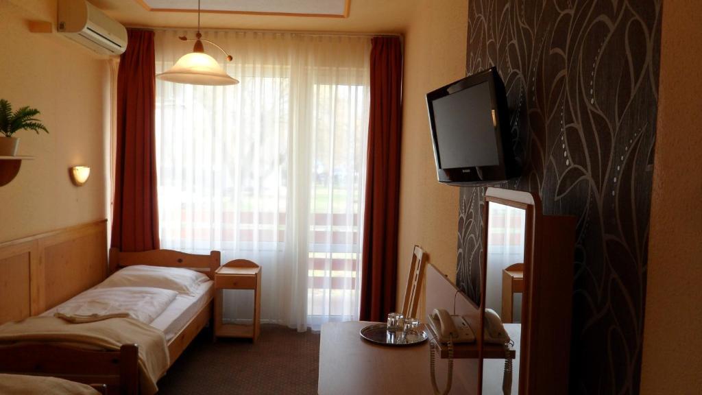 Nereus Park Hotel Balatonalmádi Quarto foto